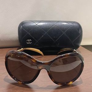 Authentic Chanel Vintage Tortoise Sunglasses With… - image 1